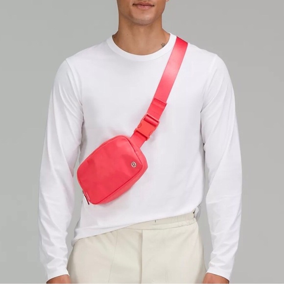 Lululemon Pale Raspberry Everywhere Belt Bag - Picture 3 of 3